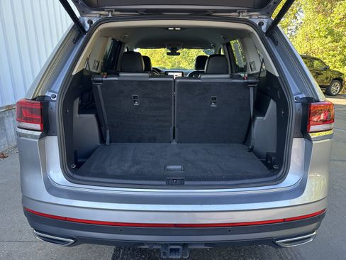 Used 2024 Volkswagen Atlas SE AWD/4WD image 12