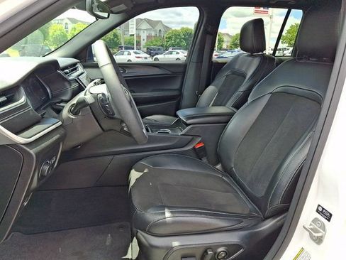 Certified 2023 Jeep Grand Cherokee Altitude AWD/4WD image 17