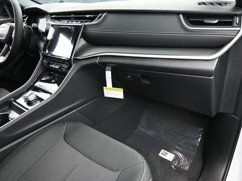 New 2025 Jeep Grand Cherokee Laredo RWD image 43