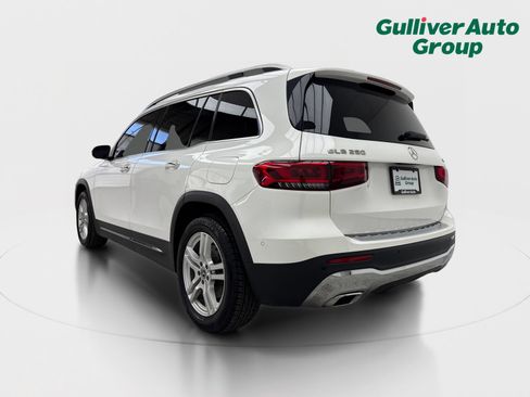 Used 2020 Mercedes-Benz GLB 250 4MATIC w/ Premium Package image 5