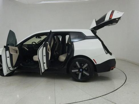 Used 2025 BMW iX xDrive50 w/ Convenience Package image 71