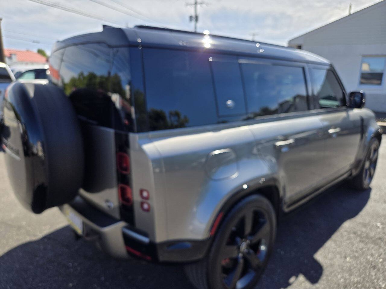 Used 2021 Land Rover Defender 110 X-Dynamic HSE AWD/4WD image 5