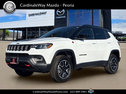Used 2025 Jeep Compass Trailhawk AWD/4WD image 1