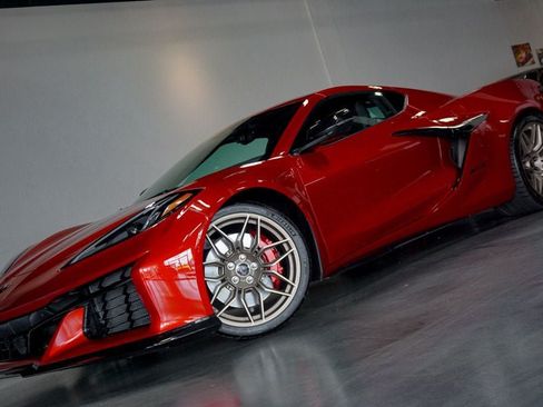 Used 2025 Chevrolet Corvette Z06 w/ Stealth Interior Trim Package RWD image 92