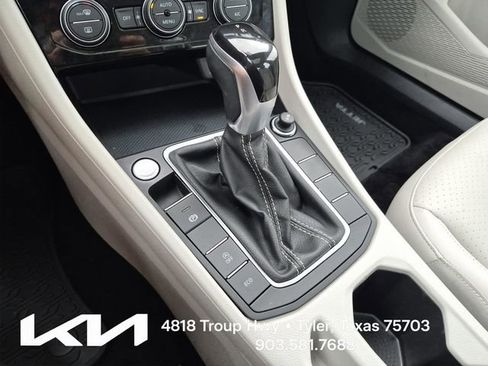 Used 2023 Volkswagen Jetta SE w/ Panoramic Sunroof Package FWD image 36