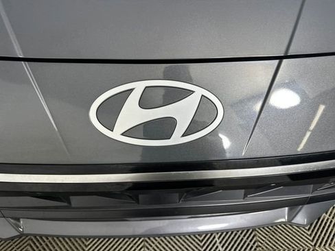 Certified 2025 Hyundai Elantra SEL image 37