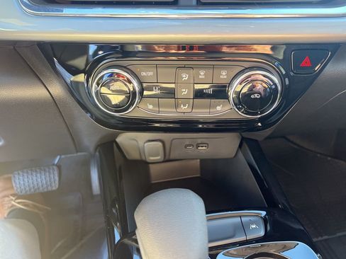 New 2026 Chevrolet Trax LT w/ Driver Confidence Package image 19