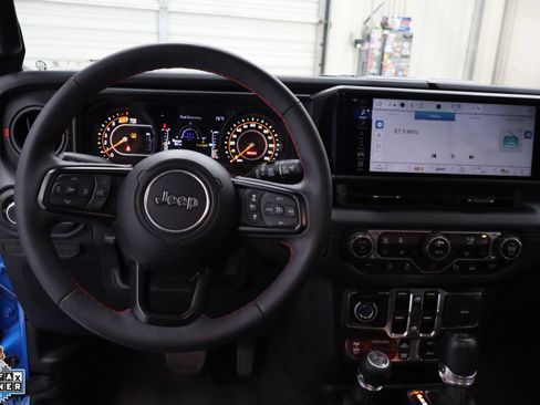Used 2024 Jeep Wrangler Unlimited Rubicon AWD/4WD image 18