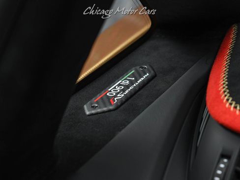 Used 2019 Lamborghini Aventador SVJ AWD/4WD image 10