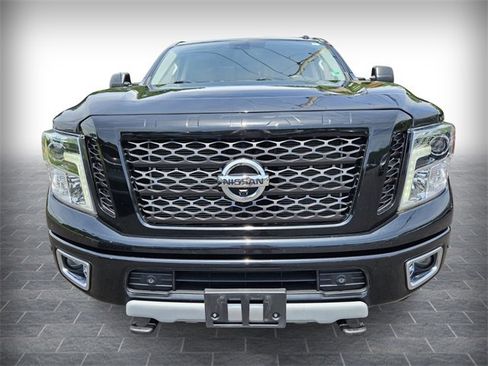 Used 2017 Nissan Titan PRO-4X w/ Pro-4x Convenience Package image 2