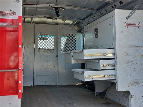 Used 2017 Chevrolet Express 2500 image 5