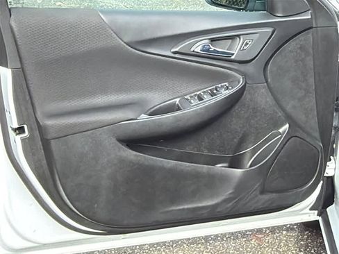 Used 2023 Chevrolet Malibu LT image 11