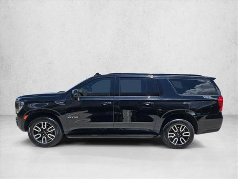 Used 2023 GMC Yukon XL AT4 w/ Technology Package AWD/4WD image 9