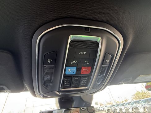 Used 2025 Jeep Grand Cherokee L Limited w/ Luxury Tech Group II image 36