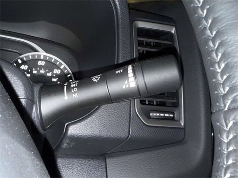 Used 2024 Nissan Frontier SV w/ SV Convenience Package image 29