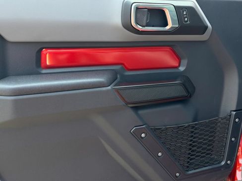 New 2024 Ford Bronco Black Diamond AWD/4WD image 17