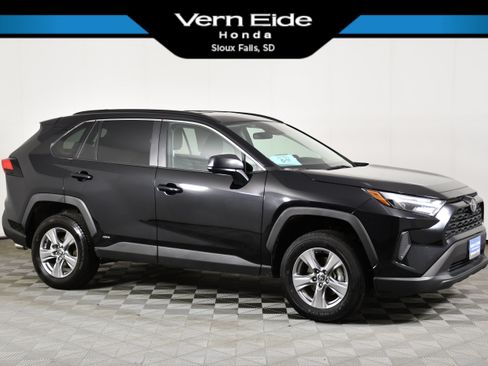 Used 2025 Toyota RAV4 LE AWD/4WD image 1
