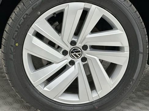 Used 2021 Volkswagen Atlas Cross Sport SE image 10