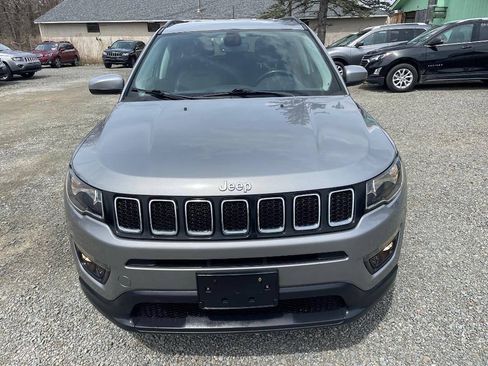 Used 2019 Jeep Compass Latitude w/ Popular Equipment Group AWD/4WD image 2
