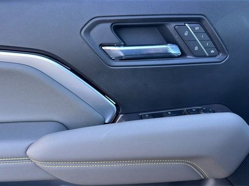 New 2026 Chevrolet Colorado ZR2 w/ Technology Package image 14