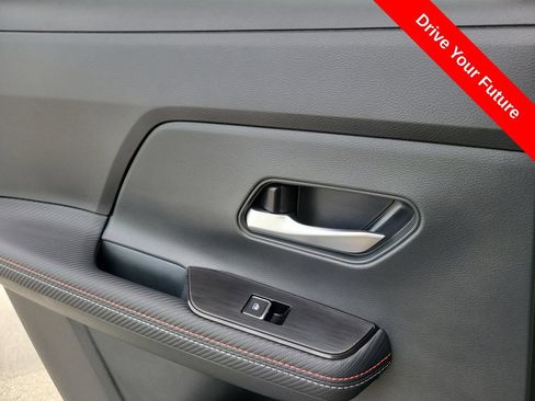 Used 2025 Nissan Kicks SR AWD/4WD image 22