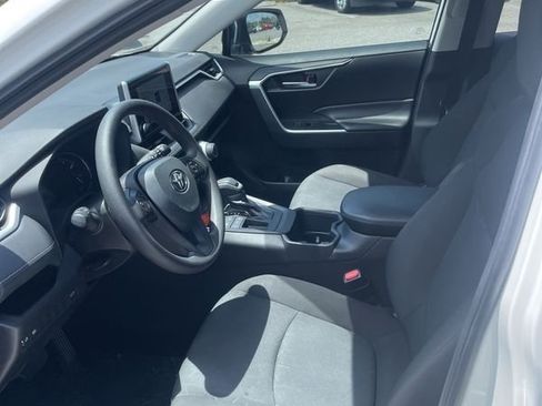 Used 2025 Toyota RAV4 XLE w/ Convenience Package FWD image 12