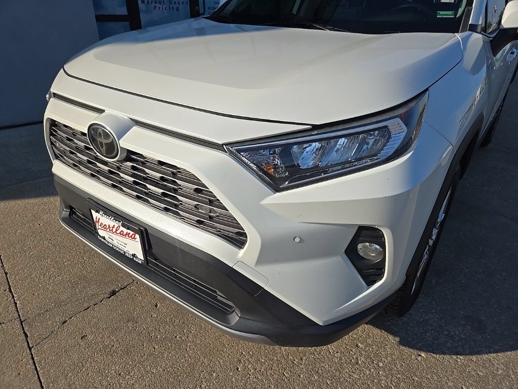 Used 2019 Toyota RAV4 Limited w/ Cold Weather Package AWD/4WD image 19