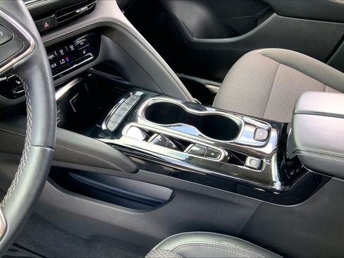 Used 2022 Buick Envision Preferred FWD image 17