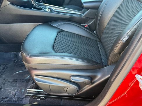 Used 2025 Jeep Compass Latitude image 15