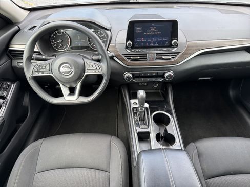 Used 2023 Nissan Altima 2.5 SV FWD image 14