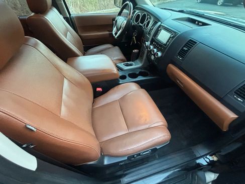Used 2015 Toyota Sequoia Platinum image 20