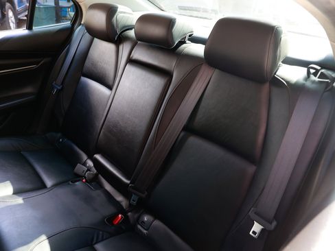 Used 2021 MAZDA MAZDA3 s image 11