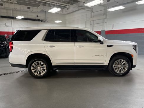 Used 2024 GMC Yukon Denali w/ Advanced Technology Package AWD/4WD image 11