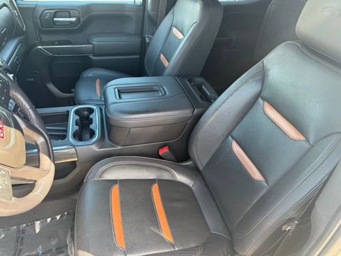 Used 2022 GMC Sierra 1500 AT4 w/ AT4 Preferred Package AWD/4WD image 6