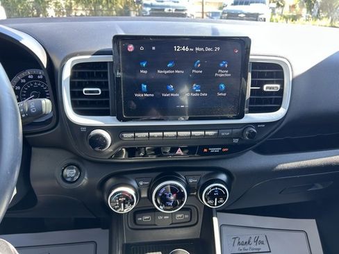 Used 2022 Hyundai Venue Limited image 23