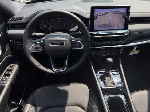 New 2025 Jeep Compass Limited w/ Sun & Sound Group image 4