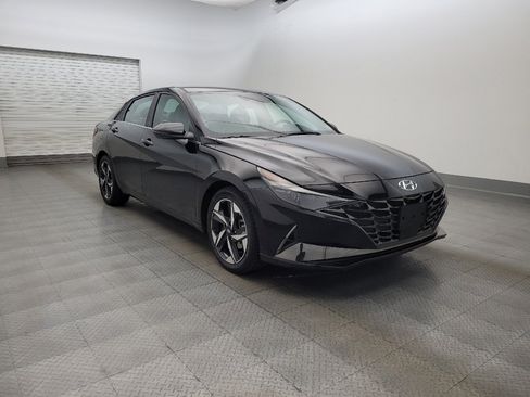 Used 2023 Hyundai Elantra Limited image 13