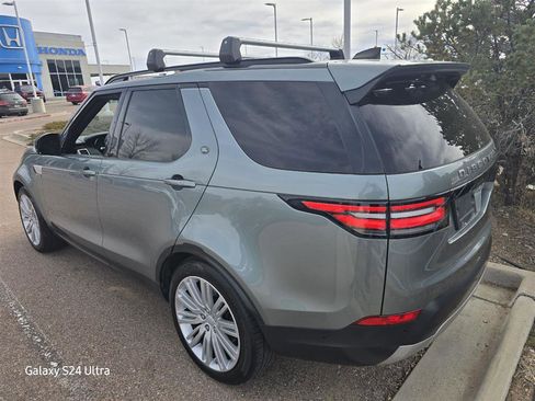 Used 2017 Land Rover Discovery HSE image 14