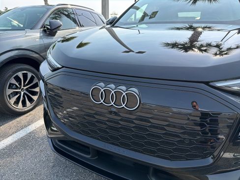 Certified 2025 Audi Q6 e-tron Premium Plus w/ Premium Plus AWD/4WD image 10