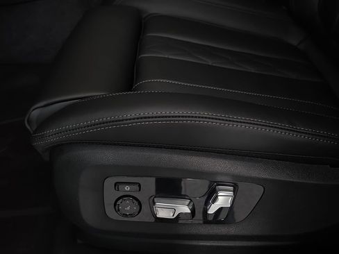 New 2026 BMW X5 xDrive50e w/ M Sport Package image 28