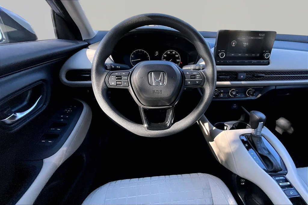 Used 2025 Honda HR-V LX image 9
