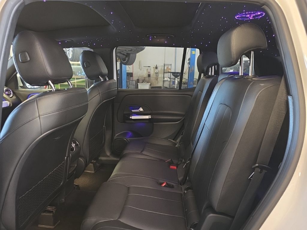 Used 2021 Mercedes-Benz GLB 250 w/ Premium Package image 5