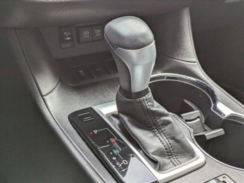 Used 2017 Toyota Highlander Limited image 14