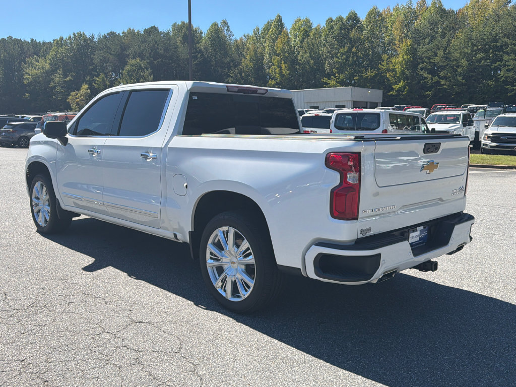 Used 2023 Chevrolet Silverado 1500 High Country w/ High Country Premium Package AWD/4WD image 5
