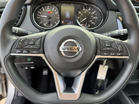 Used 2019 Nissan Rogue Sport S image 25