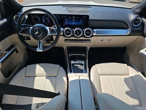 Used 2024 Mercedes-Benz GLB 250 4MATIC image 25