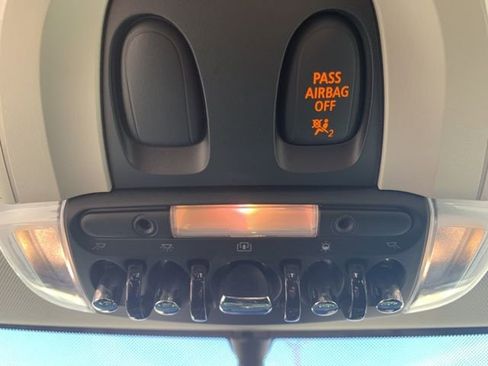 Used 2017 MINI Cooper Clubman ALL4 image 32