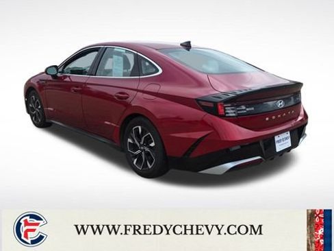 Used 2024 Hyundai Sonata SEL FWD image 3