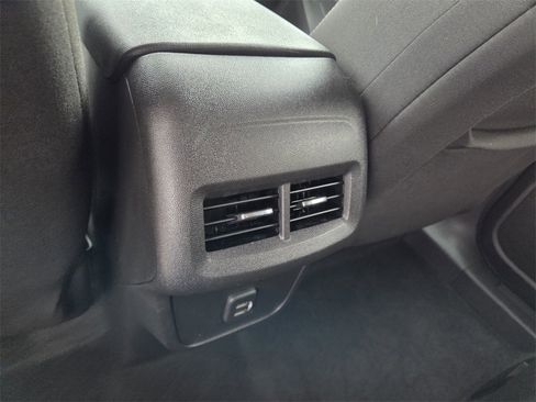 Certified 2024 Chevrolet Equinox LT image 8