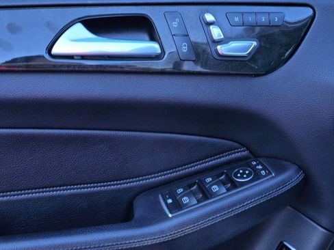 Used 2019 Mercedes-Benz GLE 400 4MATIC image 15